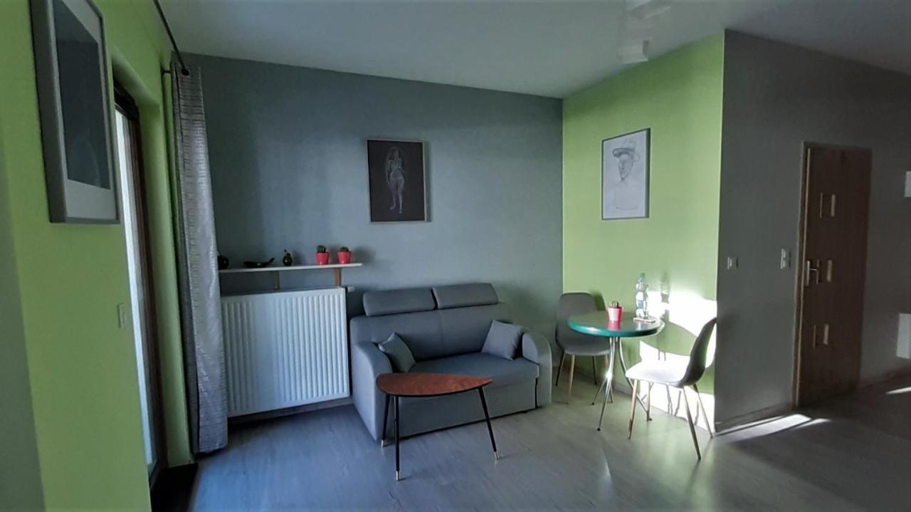 Green Wilanow Apartment With Free Parking Warsaw Exterior photo