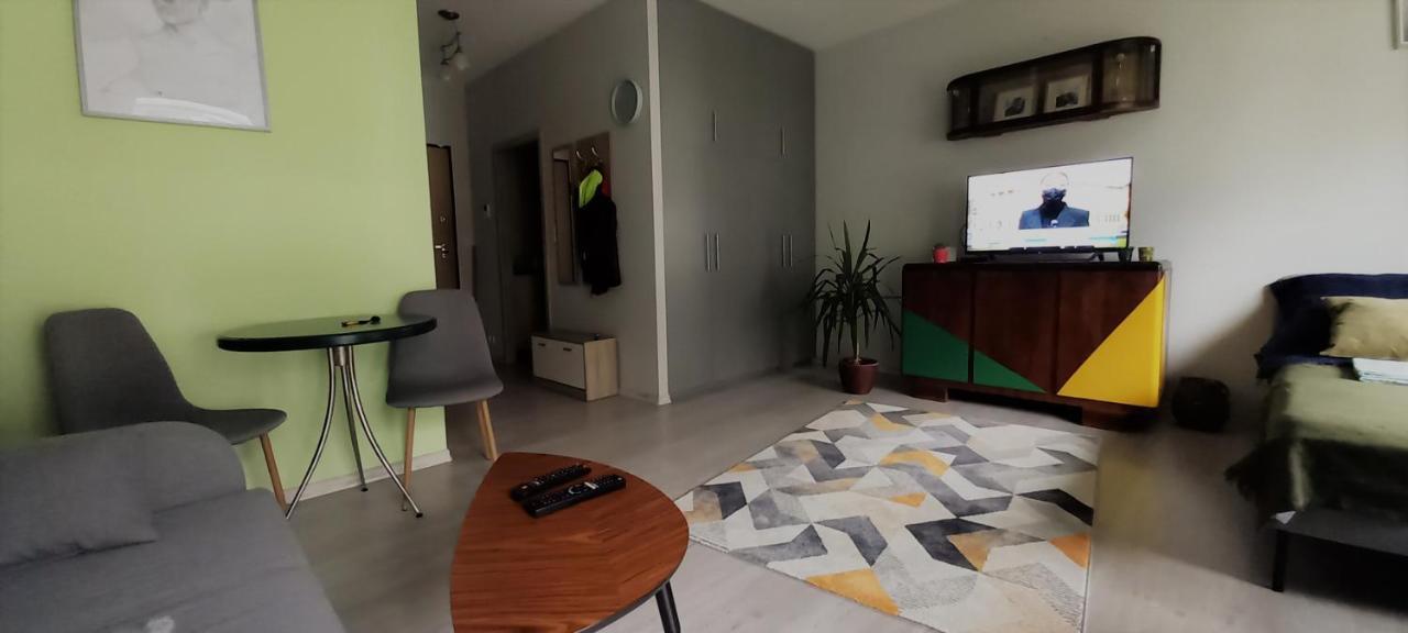 Green Wilanow Apartment With Free Parking Warsaw Exterior photo
